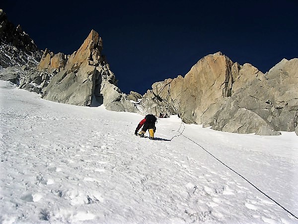 Face Nord de la Tour Ronde avec un guide