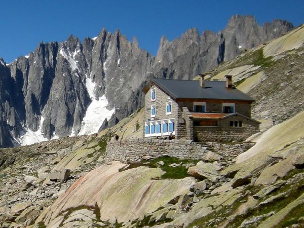 alpinisme refuge couvercle chamonix